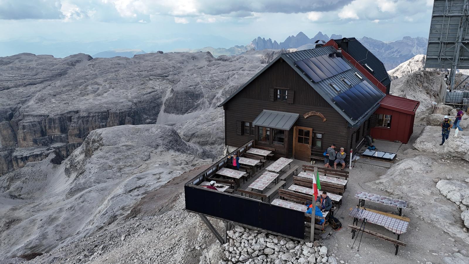 Rifugio Capanna Fassa Piz Fassa 3152 m